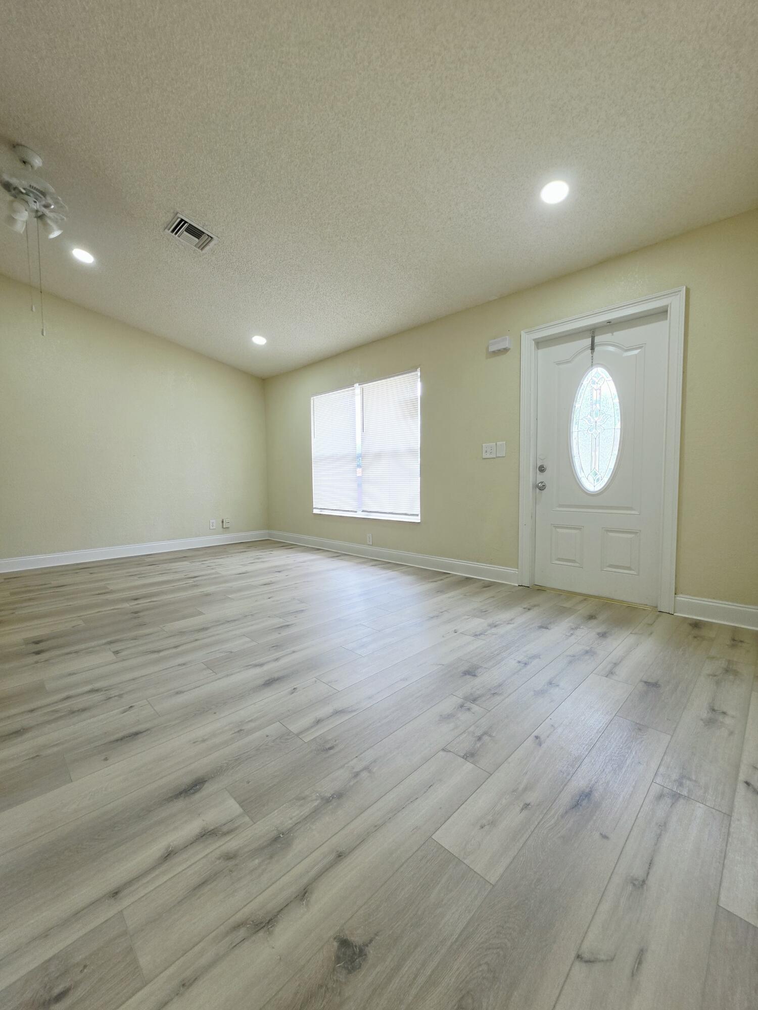 5447 Twin Oakes Road Lake Worth, FL 33463 - Photo 10 of 17 20260702_114439