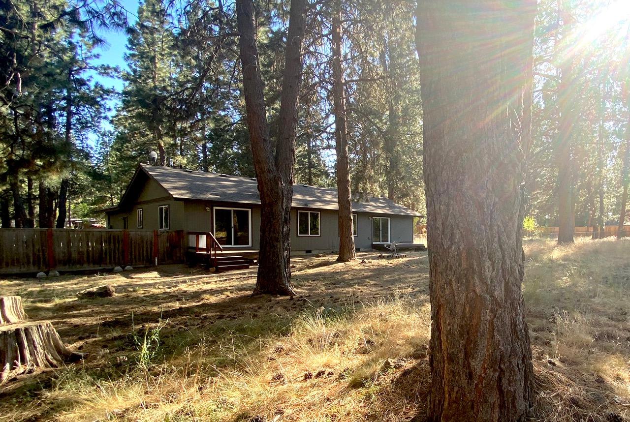 19170 Baker Road Bend, OR 97702 - Photo 3 of 23 IMG_3873