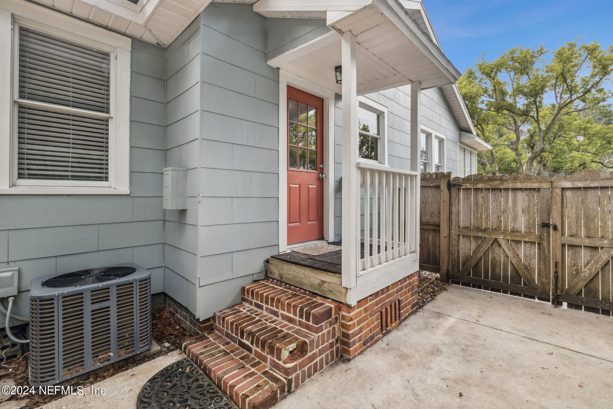 4720 Sunderland Road Jacksonville, FL 32210 - Photo 29 of 36 Side door