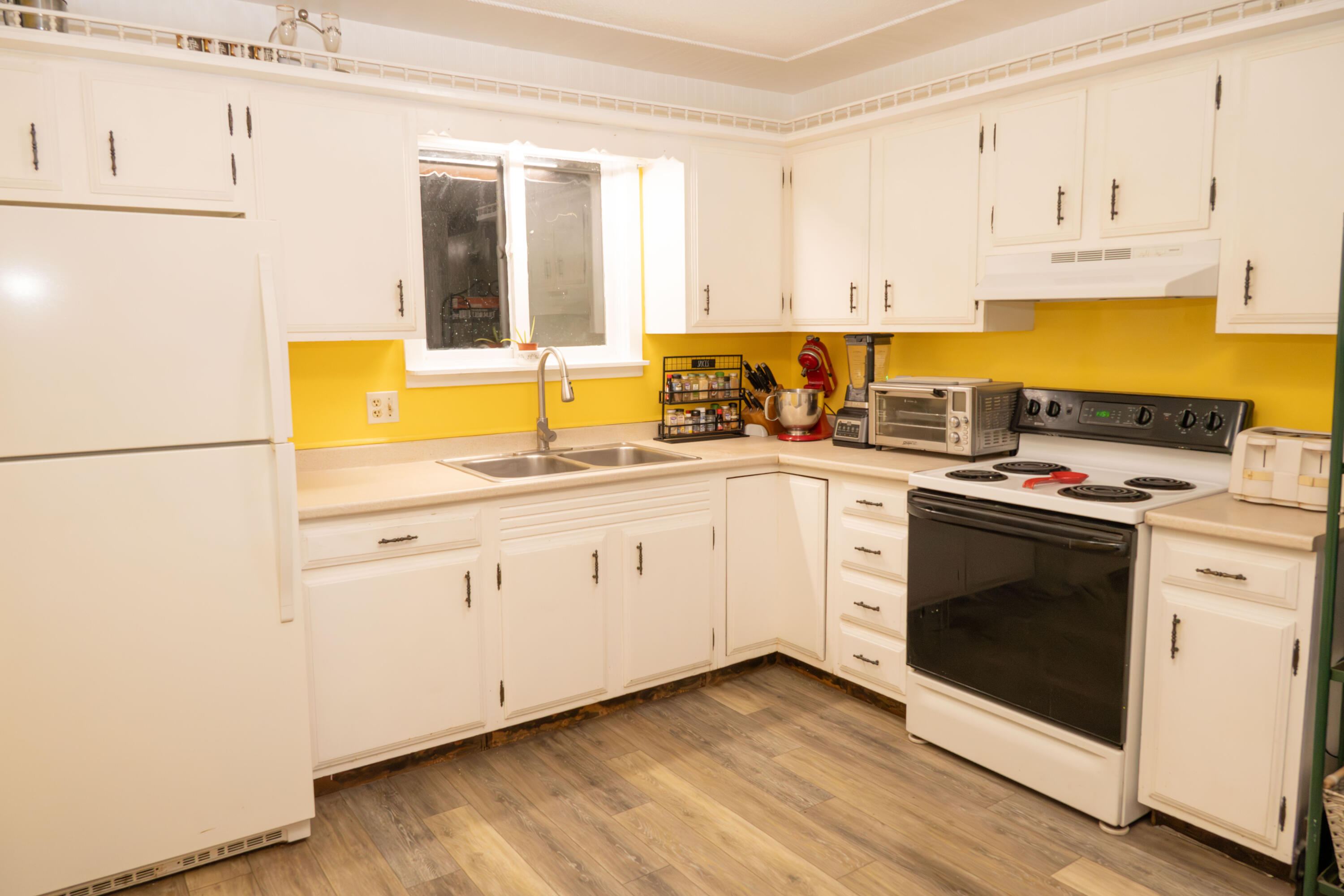 163 Phillips Road Glenburn, ME 04401 - Photo 4 of 13 DSC_9474 (2025-11-24T06_00_19.006)