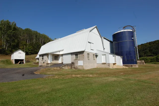 $650,000 | 18525 County Road East, Richland Center, WI 53581