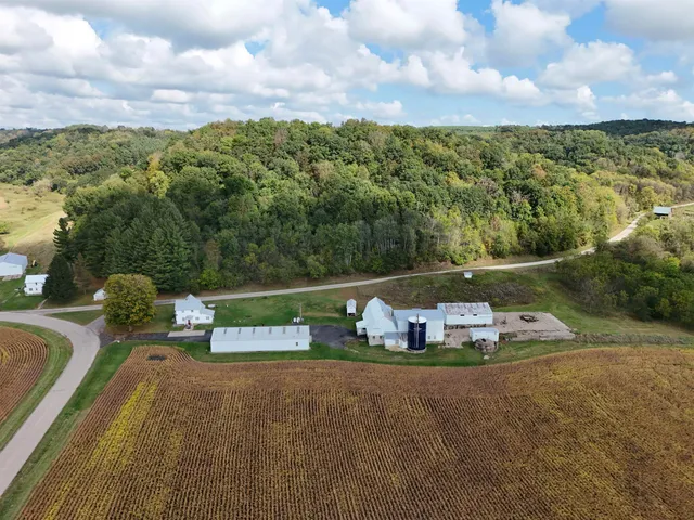 $650,000 | 18525 County Road East, Richland Center, WI 53581