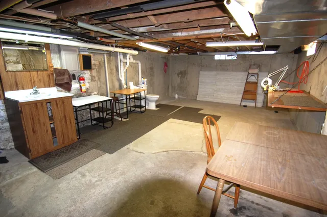 $650,000 | 18525 County Road East, Richland Center, WI 53581