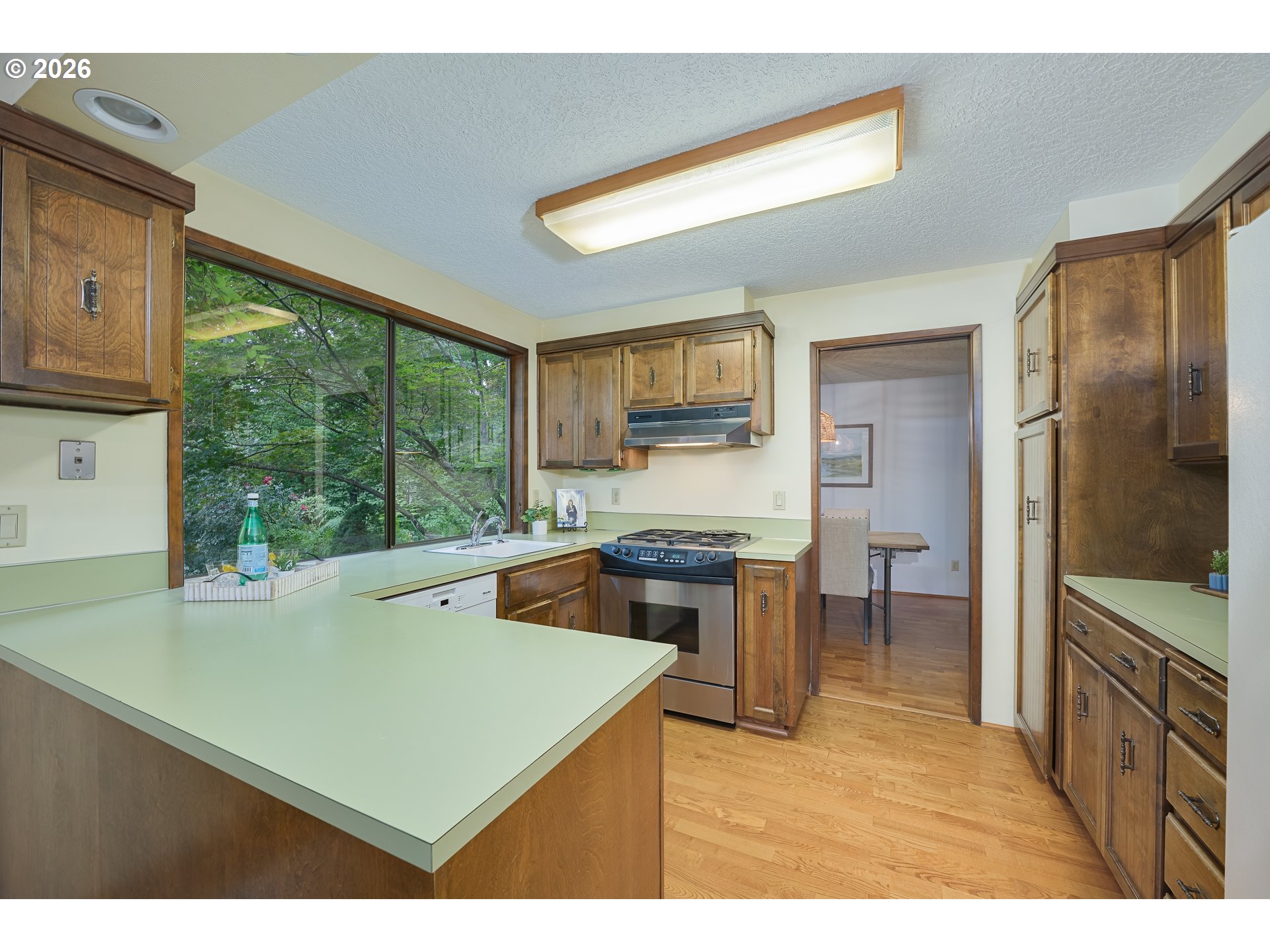 5825 Southwest Spruce Avenue Beaverton, OR 97005 - Photo 8 of 35