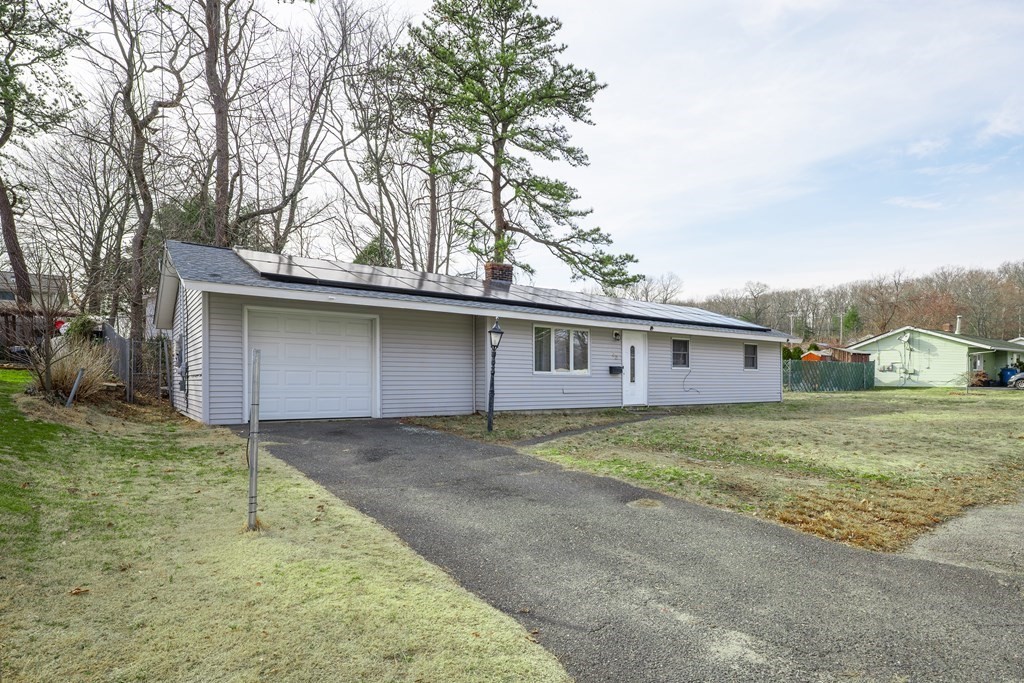 32 McDevitt Road Randolph, MA 02368 - Photo 2 of 17 Gallery Image 2