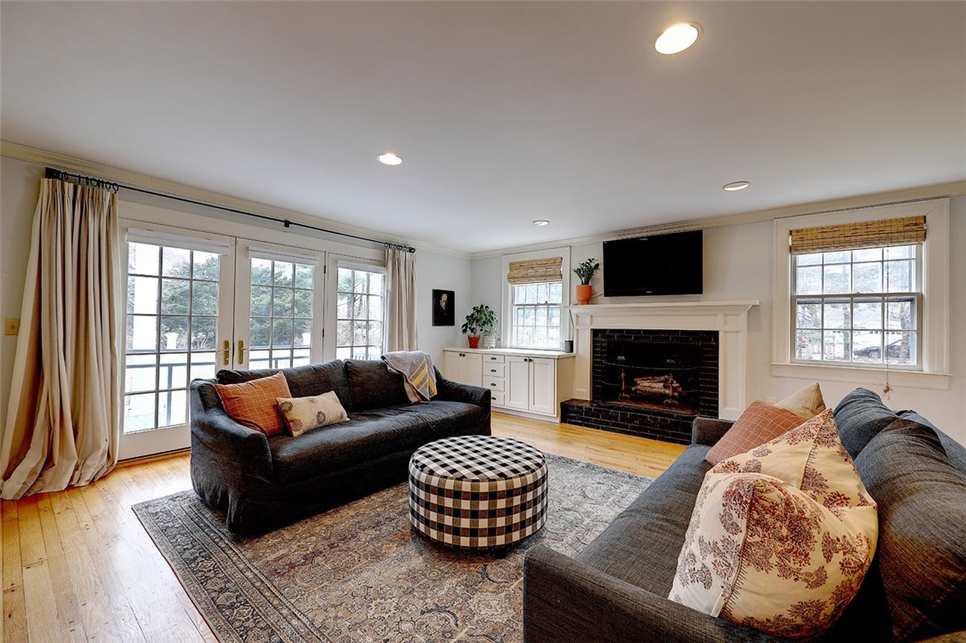 37 New Meadow Road Barrington, RI 02806 - Photo 10 of 40 Gallery Image 10