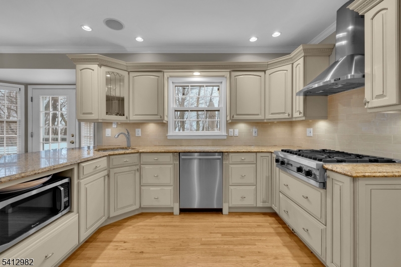 51 Winay Terrace Long Valley, NJ 07853 - Photo 14 of 50