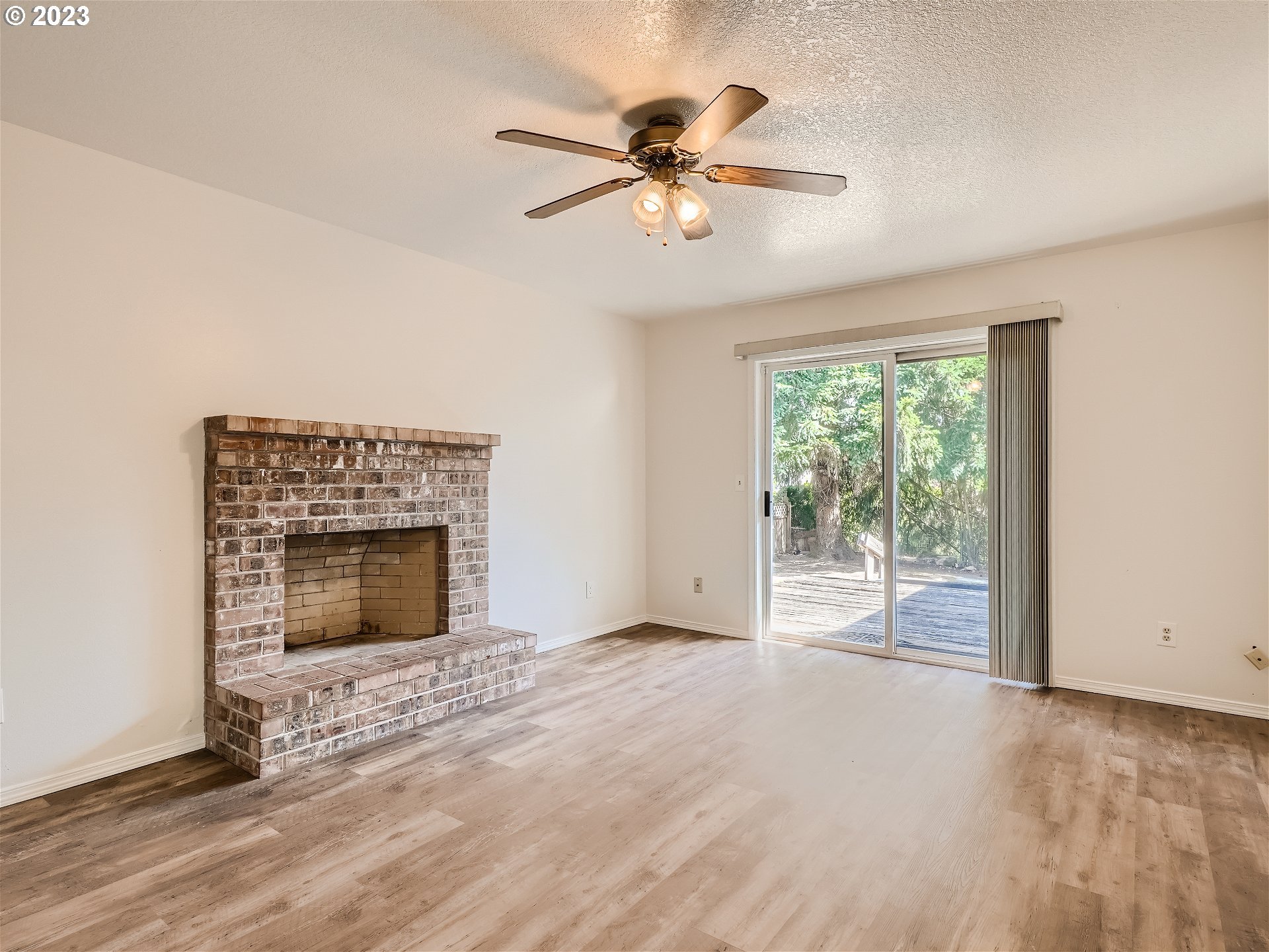3922 R Street Washougal, WA 98671 - Photo 16 of 30 Family Room