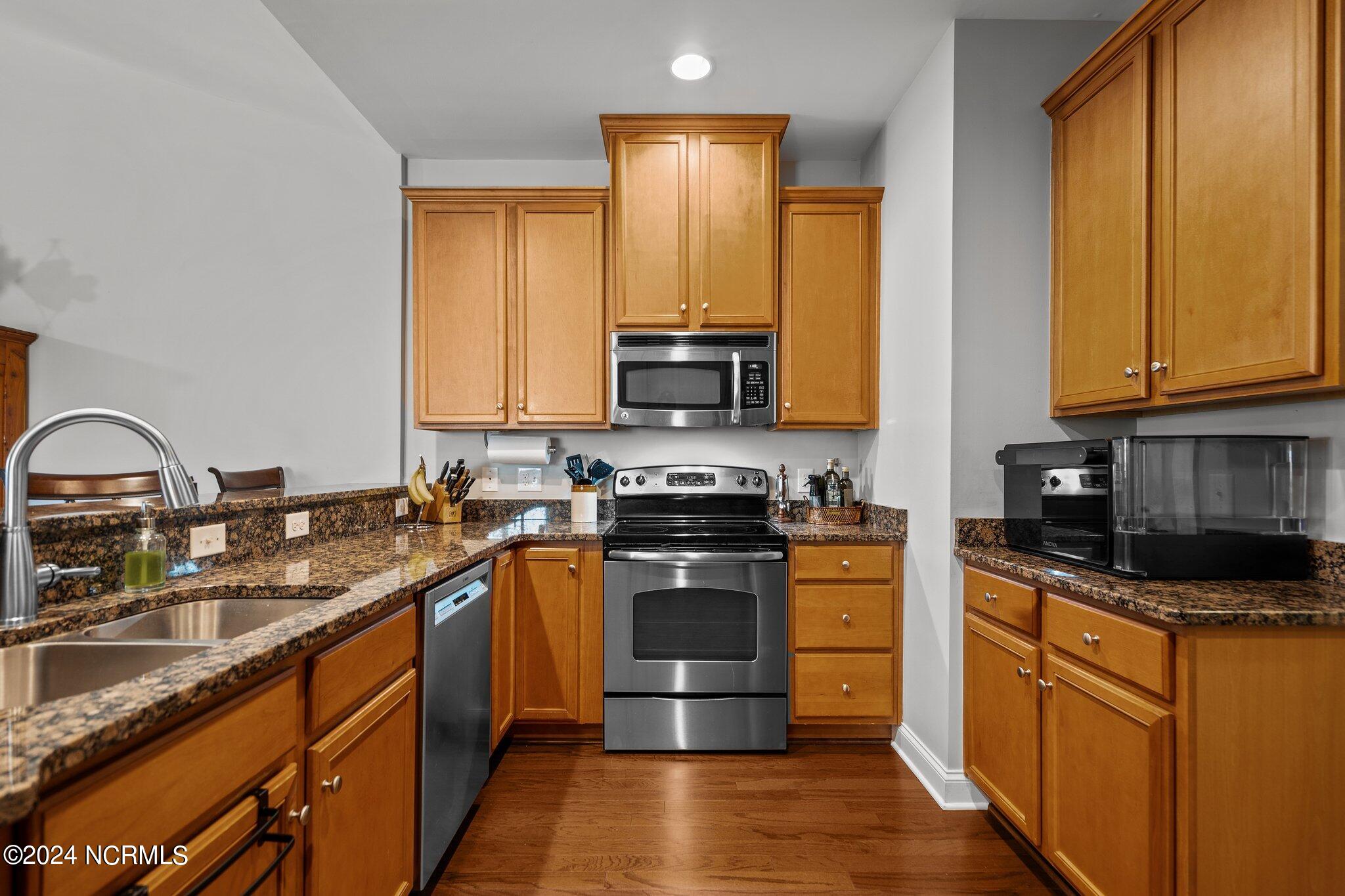 4164 Cambridge Cove Road, Unit 1 Southport, NC 28461 - Photo 18 of 72 46-web-or-mls-DSC02318