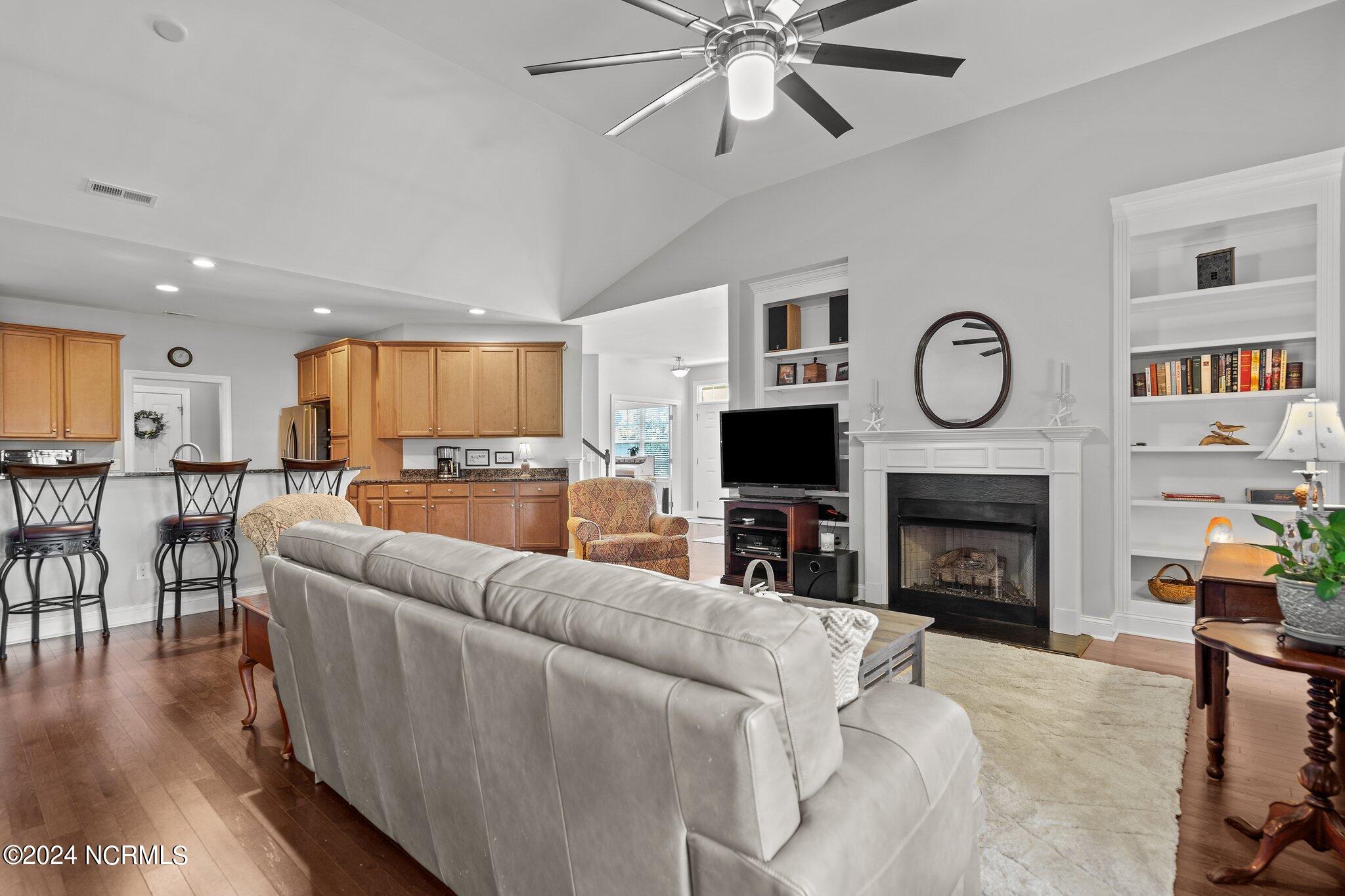 4164 Cambridge Cove Road, Unit 1 Southport, NC 28461 - Photo 24 of 72 54-web-or-mls-DSC02345