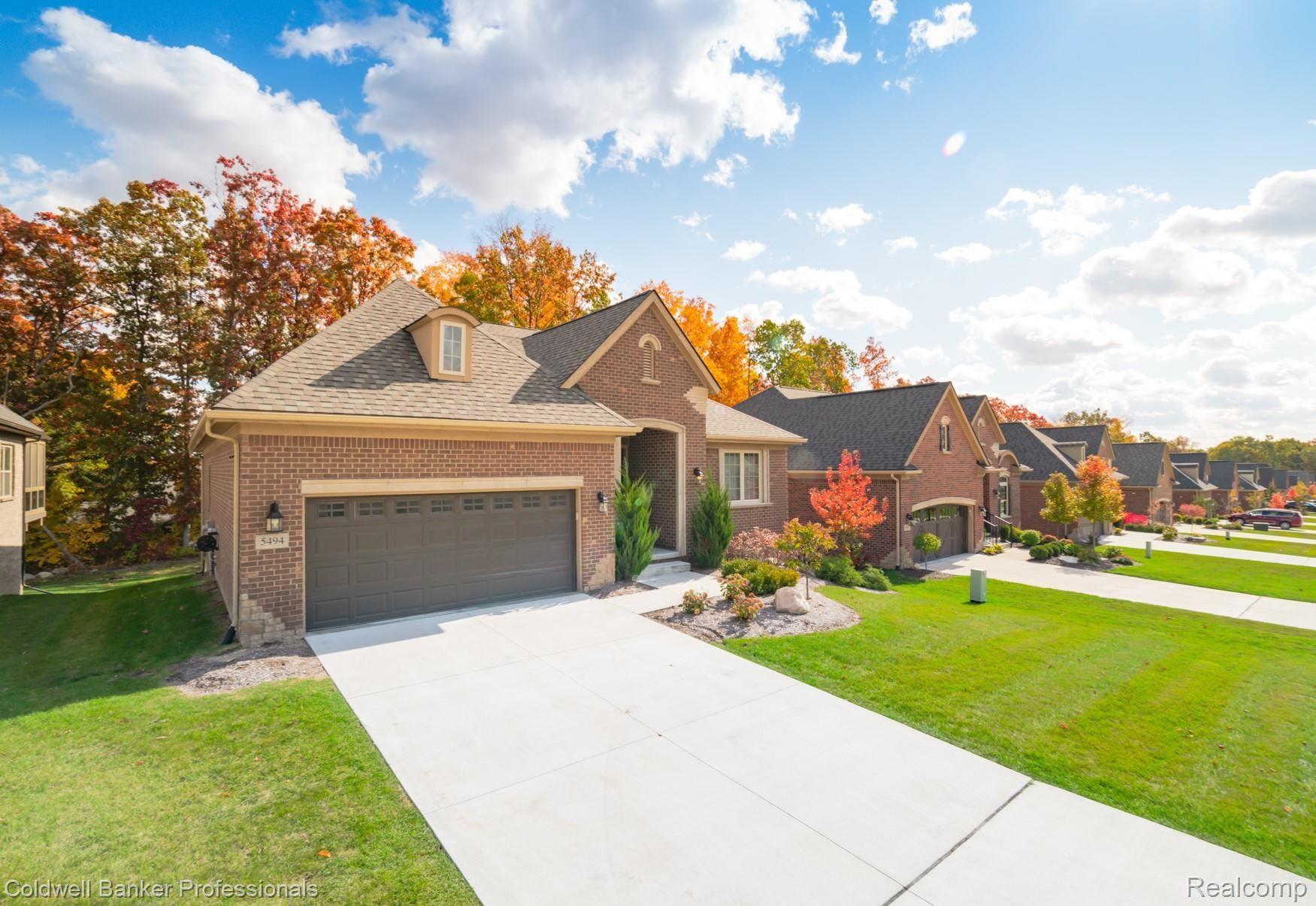5494 Woodfall-1.jpg
