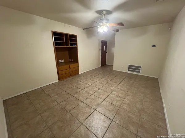 $1,450 | 208 Michelle Drive, Converse, TX 78109