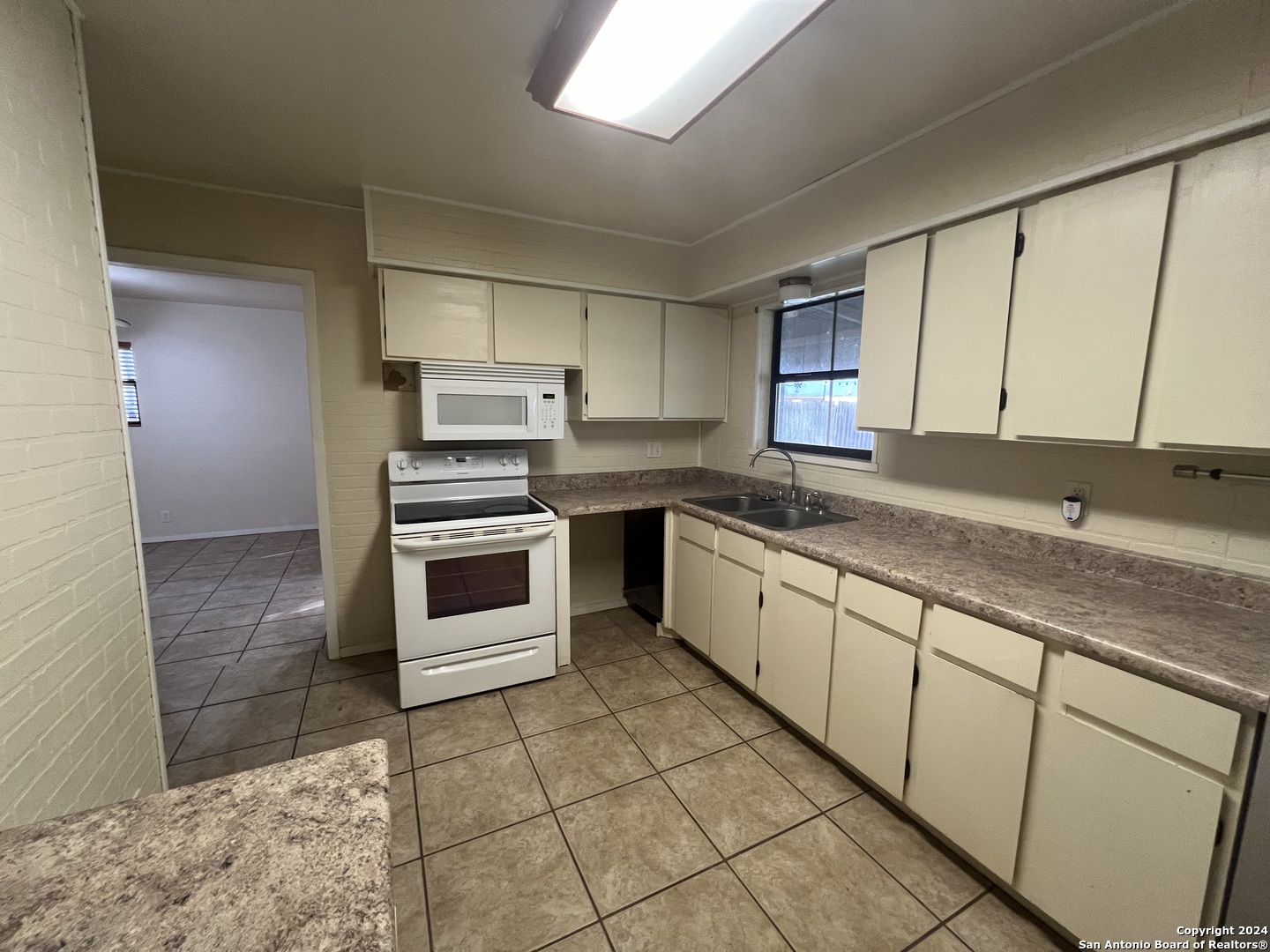 208 Michelle Drive Converse, TX 78109 - Photo 6 of 17