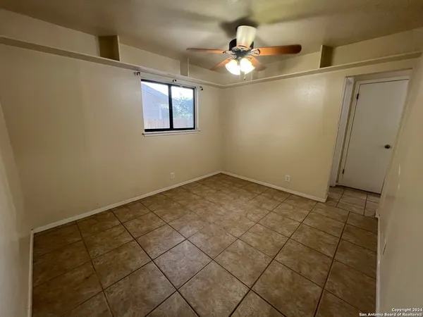 $1,450 | 208 Michelle Drive, Converse, TX 78109