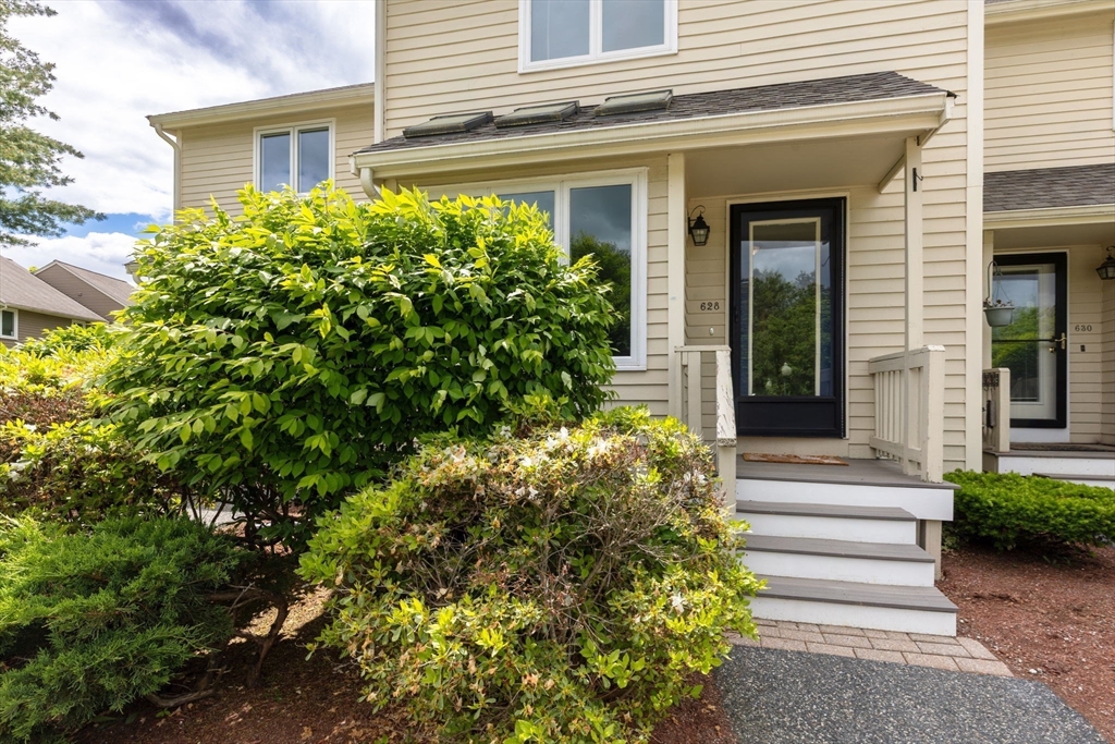 628 Maple Brook Road, Unit 628 Bellingham, MA 02019 - Photo 4 of 36