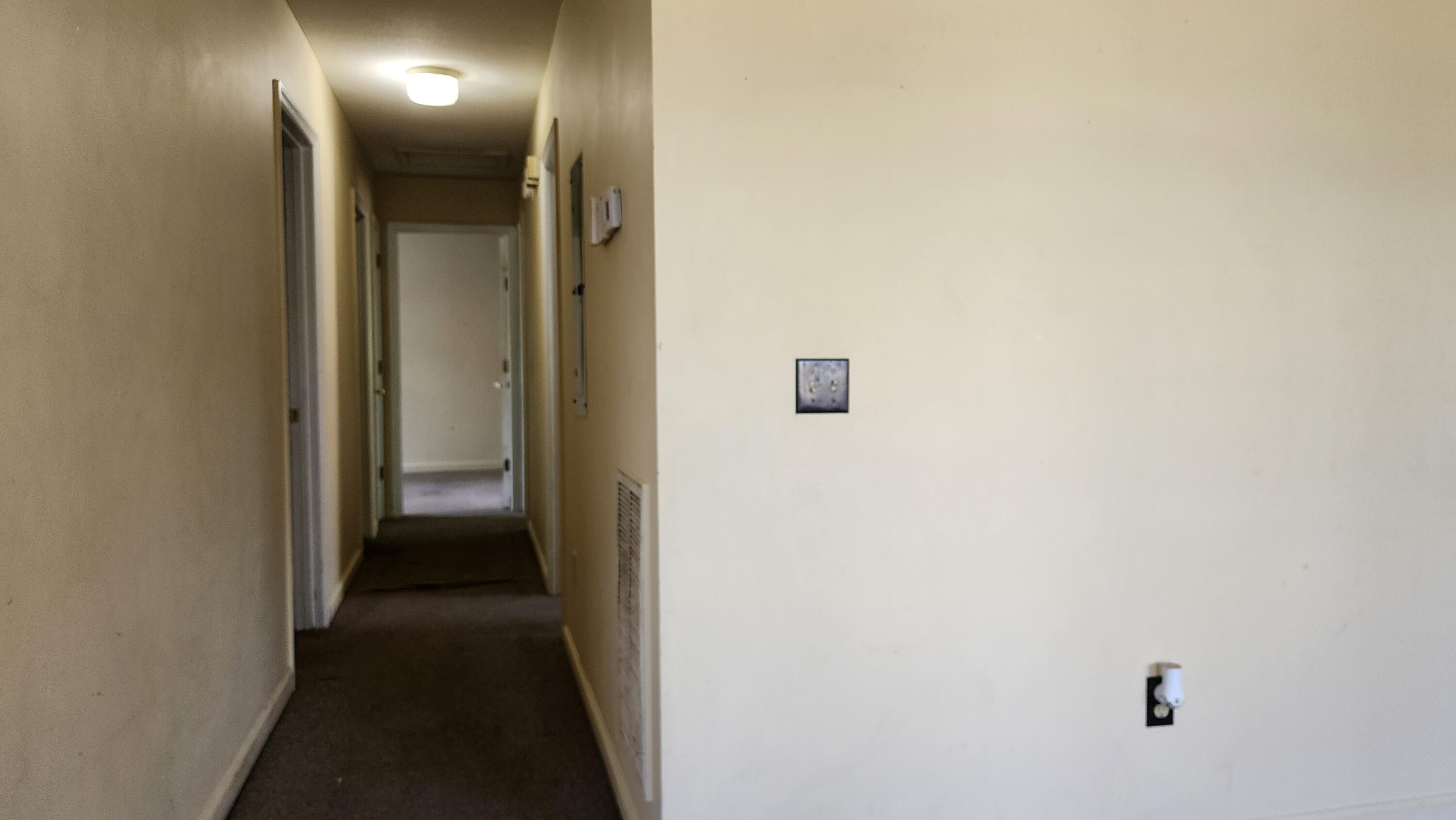 1806 Bennett Avenue Chattanooga, TN 37404 - Photo 15 of 27 Central hallway