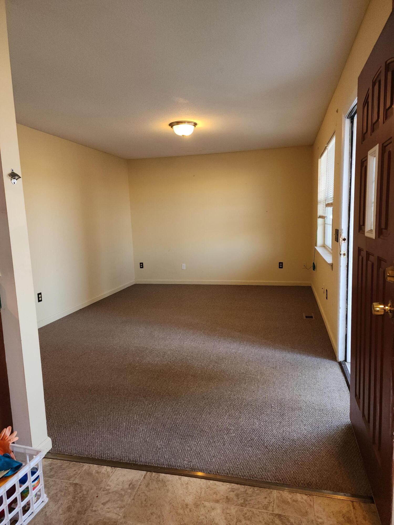 1806 Bennett Avenue Chattanooga, TN 37404 - Photo 27 of 27 Living room at front door