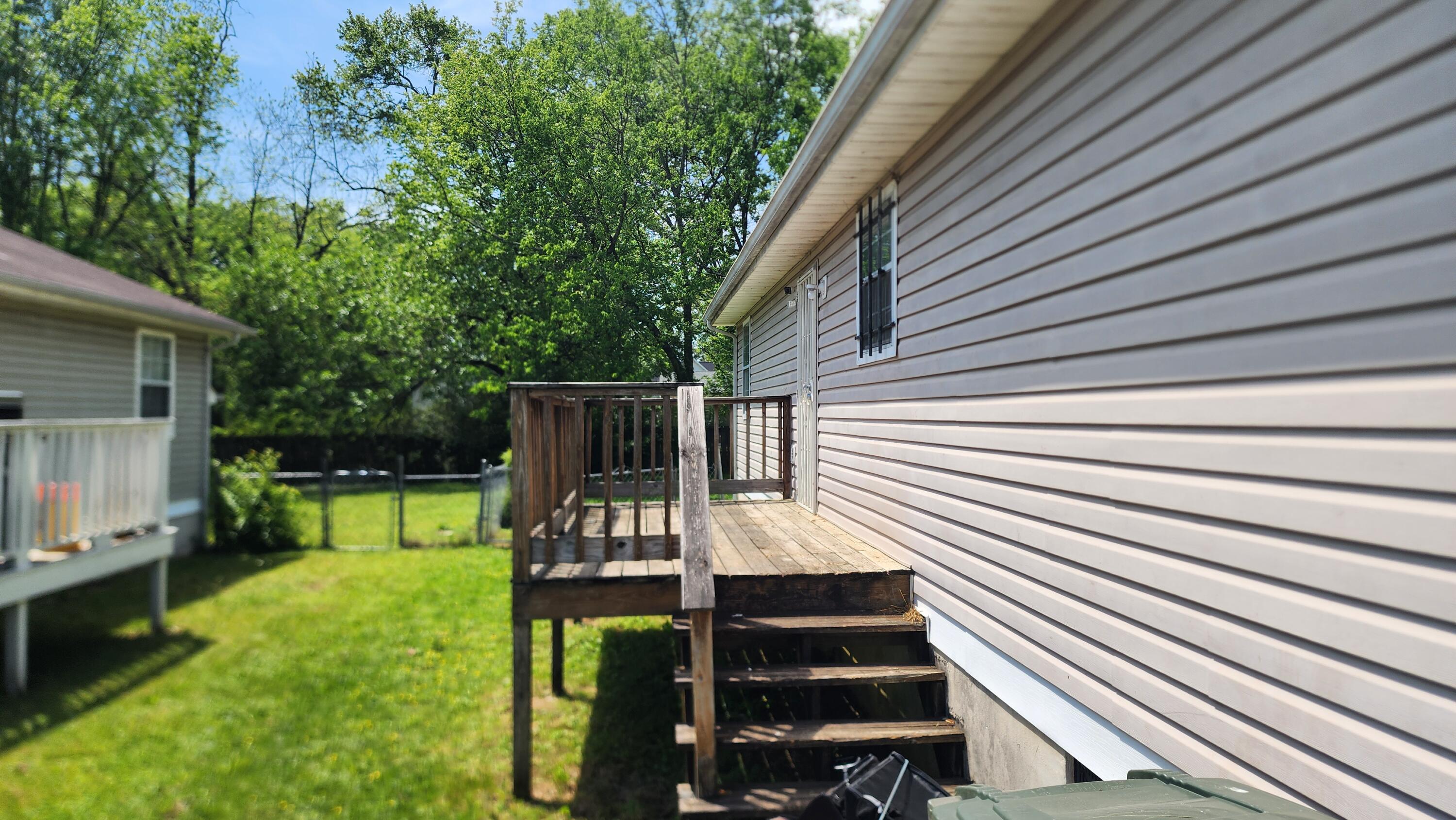 1806 Bennett Avenue Chattanooga, TN 37404 - Photo 6 of 27 Side deck