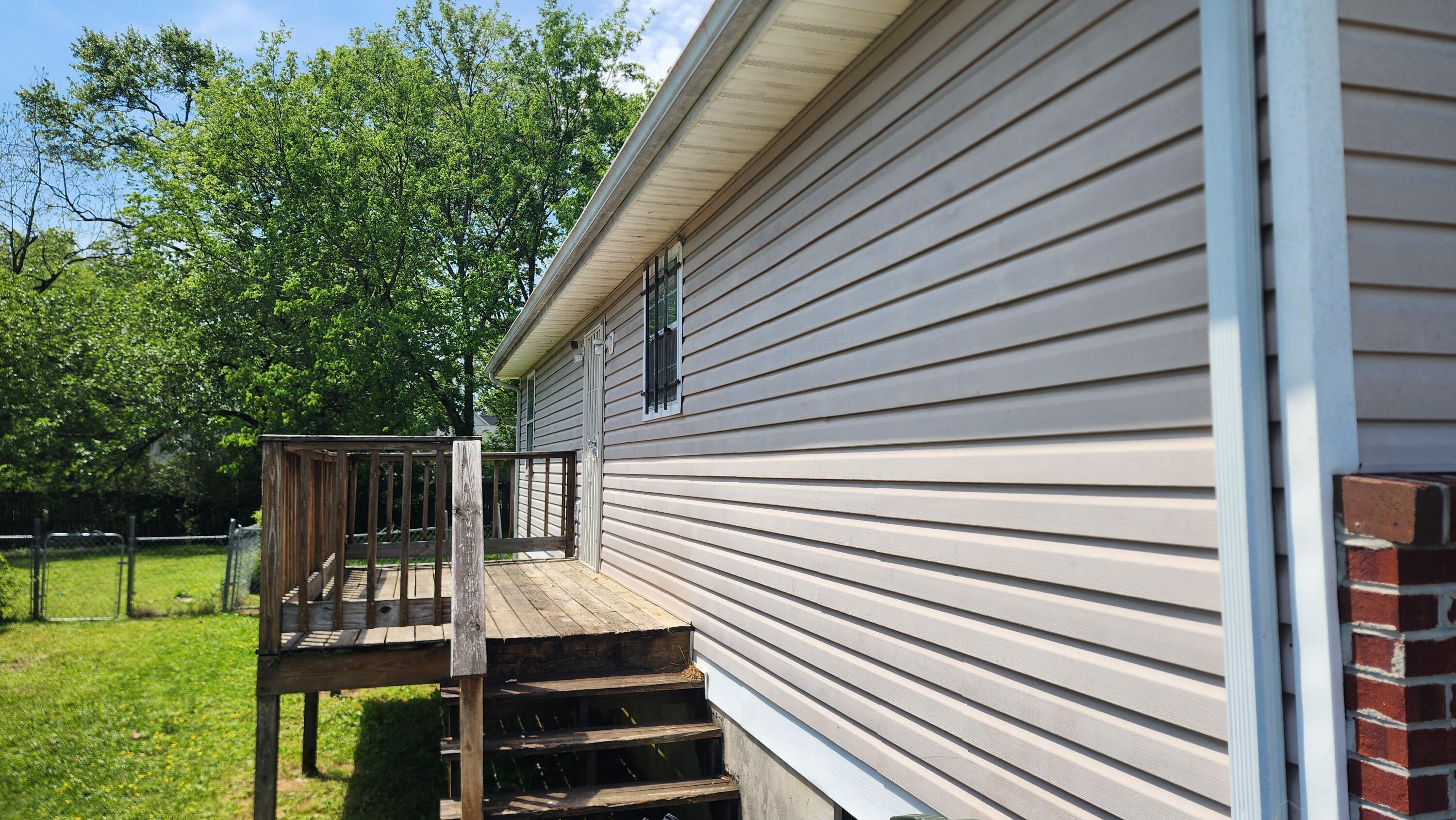 1806 Bennett Avenue Chattanooga, TN 37404 - Photo 7 of 27 Side deck