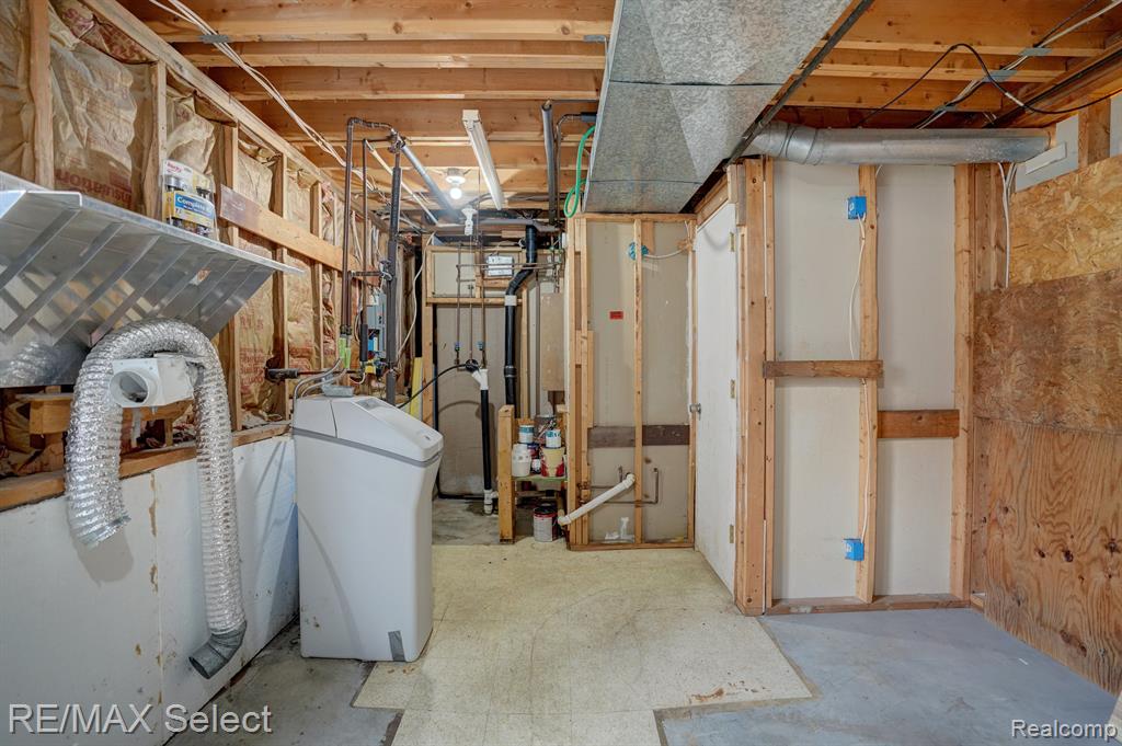 2470 Crane Road Fenton, MI 48430 - Photo 33 of 36