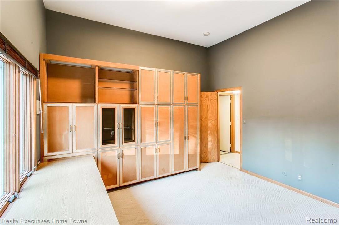 1130 Burnham Road Bloomfield Hills, MI 48304 - Photo 22 of 56 Den on main floor. Can be used as a 4th bedroom.