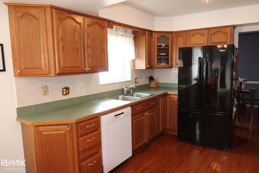 6800 Flintlock Ridge Utica, MI 48317 - Photo 4 of 15 50022040-3.JPG