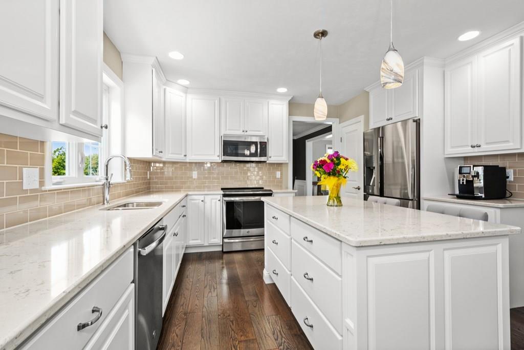 74 Jordan Road Holden, MA 01520 - Photo 4 of 39 Gallery Image 4