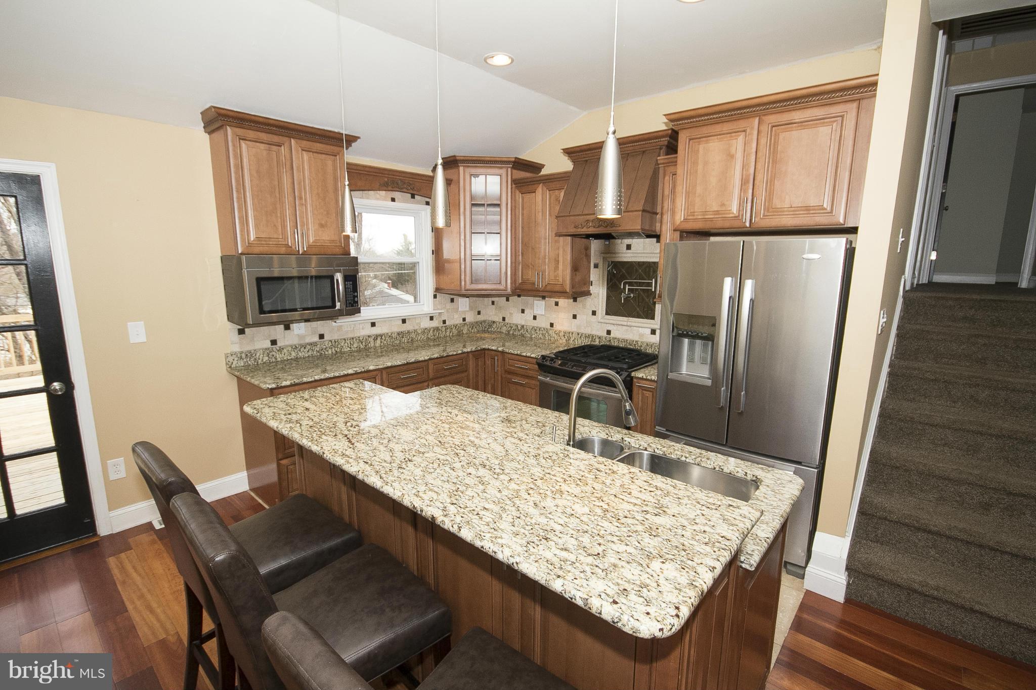 930 Cromwell Bridge Road Towson, MD 21286 - Photo 5 of 39 Kitchen