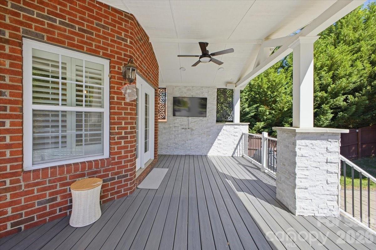 1825 Laveta Road Charlotte, NC 28269 - Photo 40 of 48 a view of outdoor space with seating space