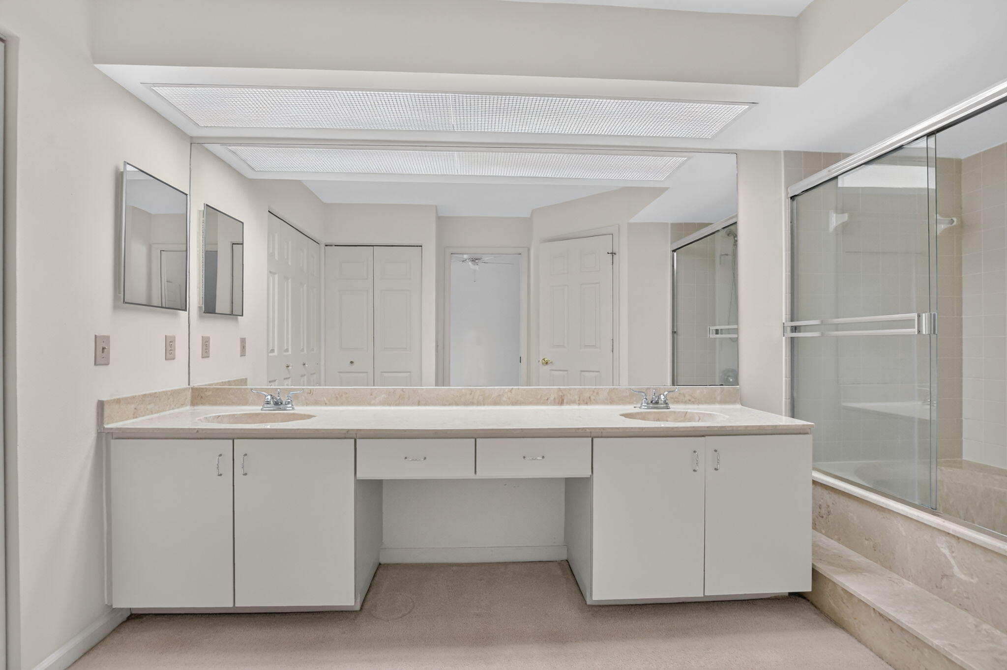 5751 Coach House Circle, Unit E Boca Raton, FL 33486 - Photo 13 of 37 PRIMARY BATH
