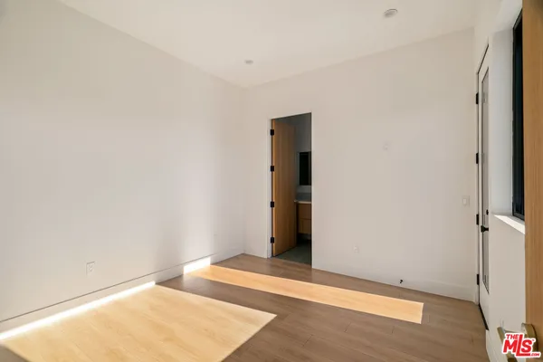 $4,995 | 3909 West Exposition Boulevard, Los Angeles, CA 90016