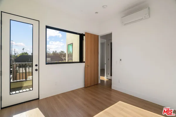 $4,995 | 3909 West Exposition Boulevard, Los Angeles, CA 90016
