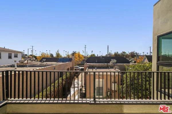 $4,995 | 3909 West Exposition Boulevard, Los Angeles, CA 90016