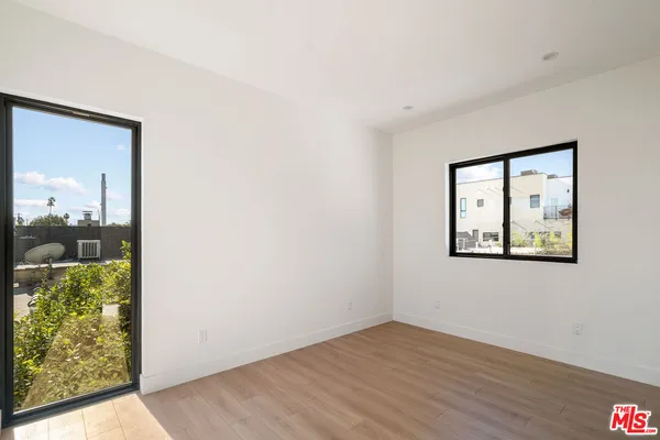 $4,995 | 3909 West Exposition Boulevard, Los Angeles, CA 90016