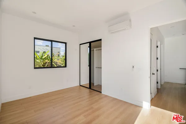 $4,995 | 3909 West Exposition Boulevard, Los Angeles, CA 90016