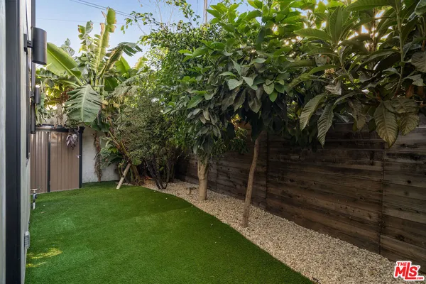 $4,995 | 3909 West Exposition Boulevard, Los Angeles, CA 90016