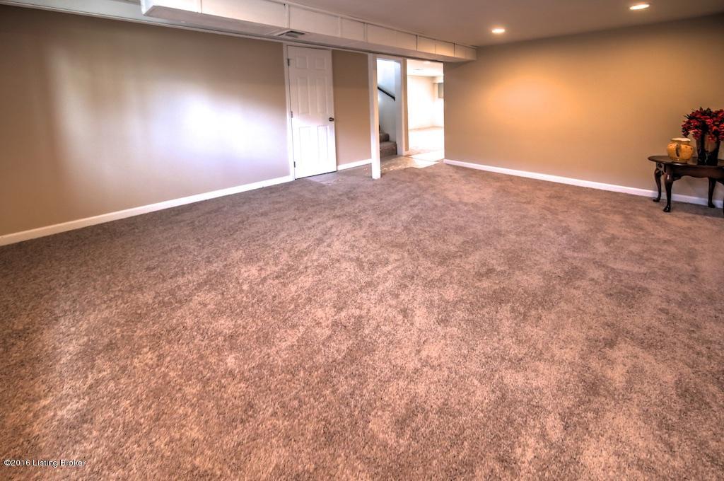 5310 Robinwood Road Louisville, KY 40218 - Photo 19 of 44 5310 Robinwood Rd 4022