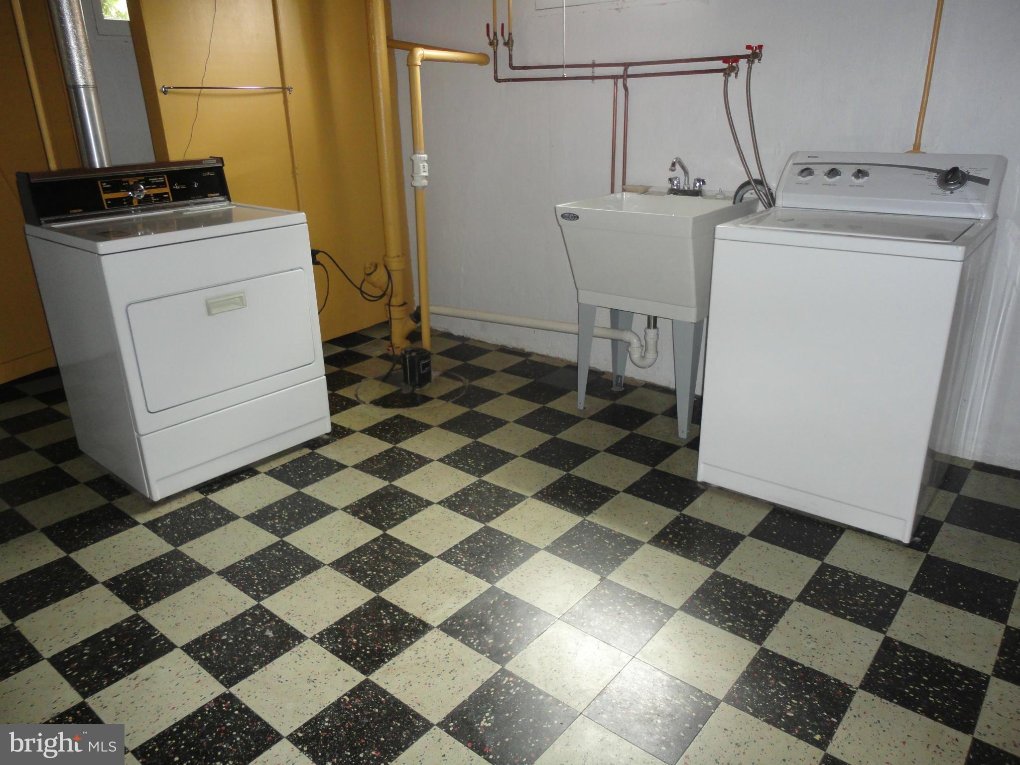 6221 Marlora Road Baltimore, MD 21239 - Photo 11 of 22 Basement