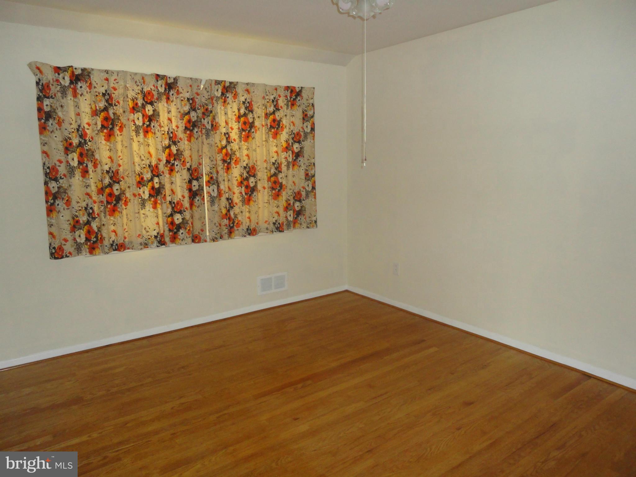 6221 Marlora Road Baltimore, MD 21239 - Photo 17 of 22 Bedroom (Master)