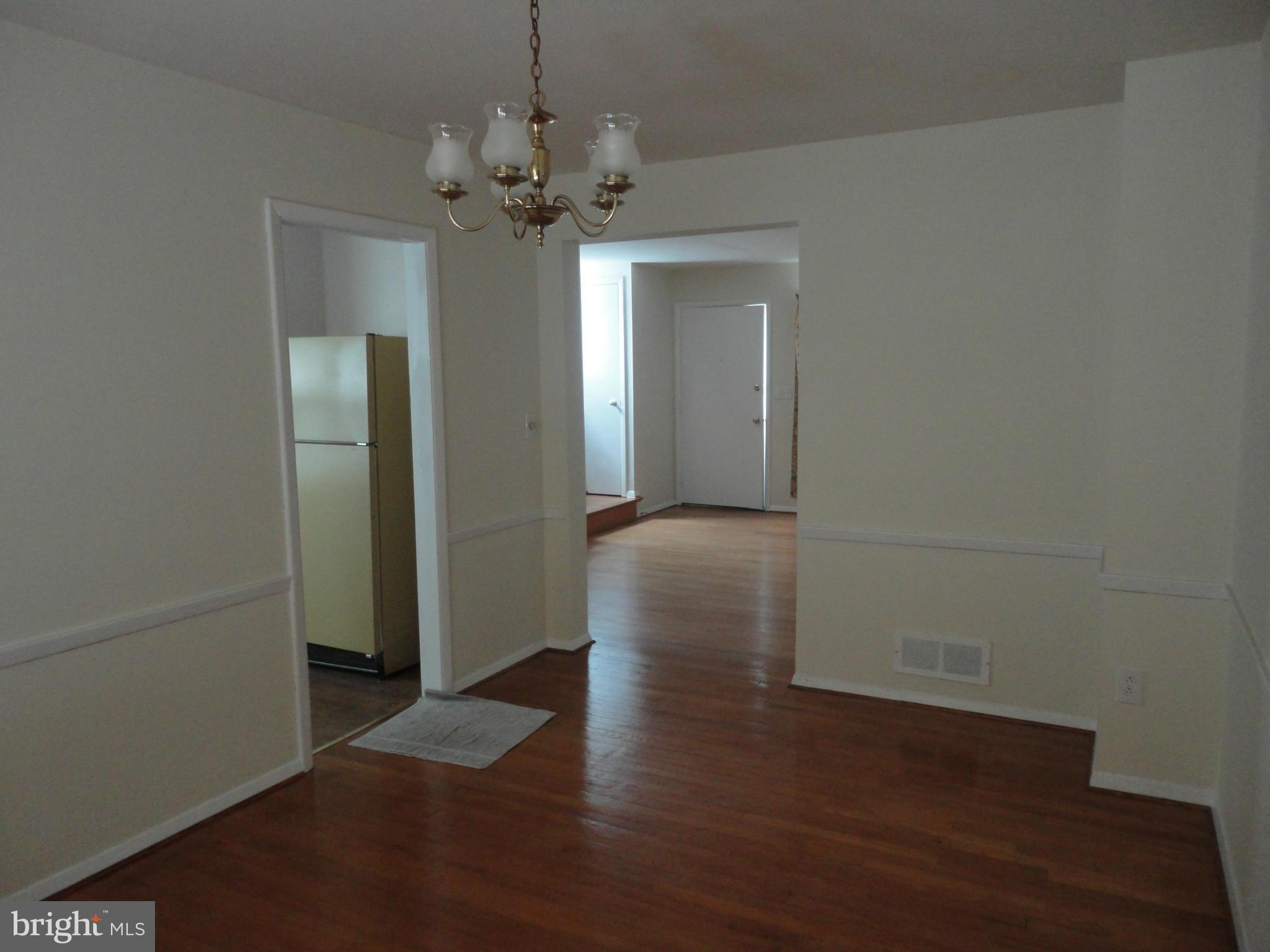 6221 Marlora Road Baltimore, MD 21239 - Photo 5 of 22 Dining Room