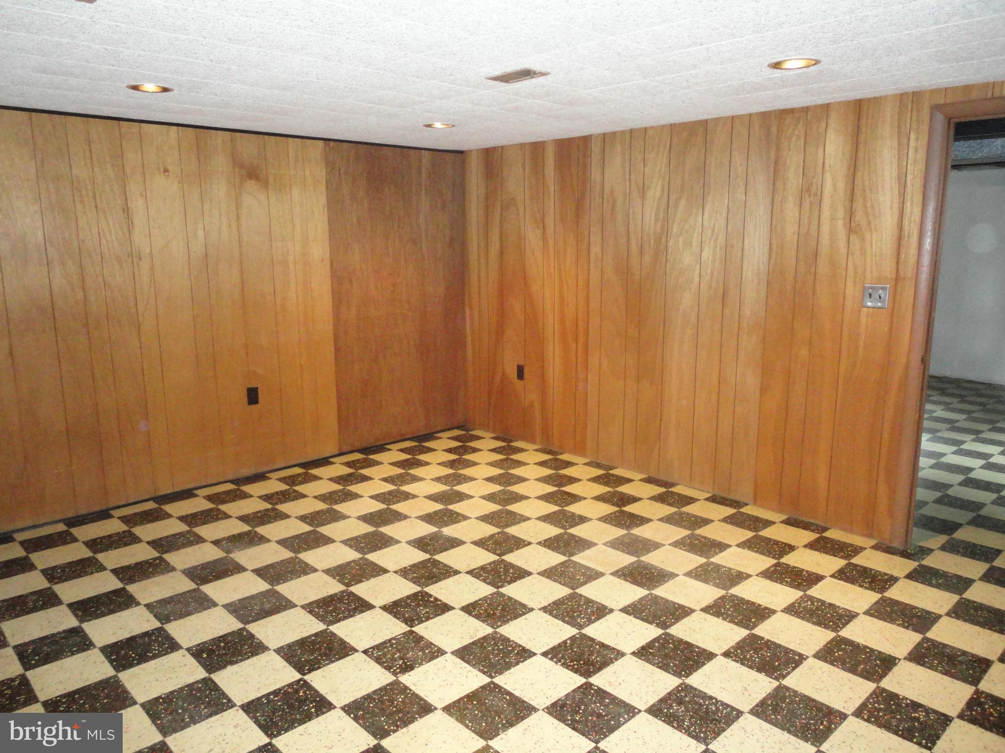 6221 Marlora Road Baltimore, MD 21239 - Photo 9 of 22 Basement