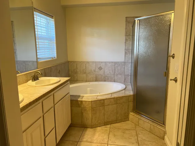 $2,900 | 1046 Lords Court, Lemoore, CA 93245