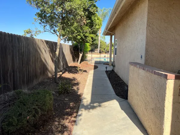 $2,900 | 1046 Lords Court, Lemoore, CA 93245