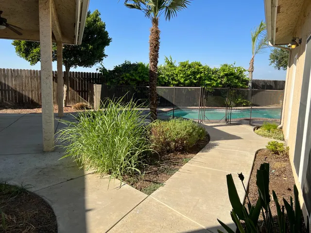 $2,900 | 1046 Lords Court, Lemoore, CA 93245