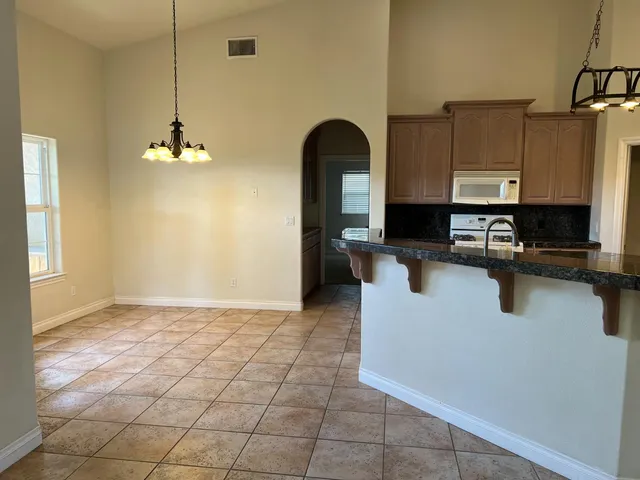 $2,900 | 1046 Lords Court, Lemoore, CA 93245