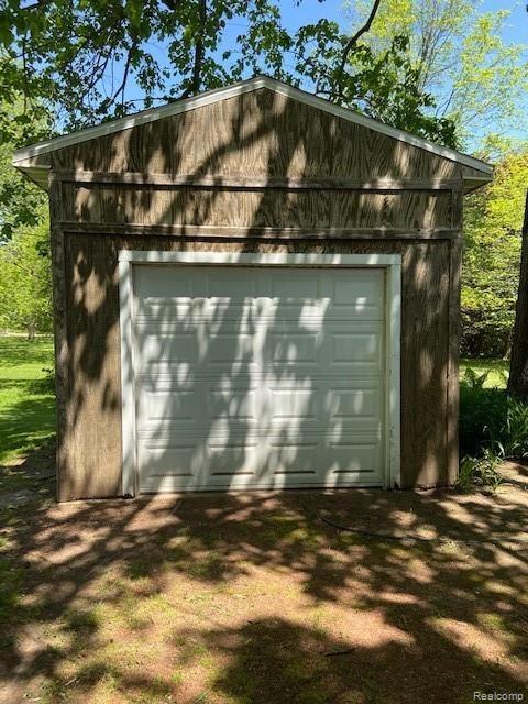 6376 Fenton Road Flint, MI 48507 - Photo 36 of 40 Shed.jpg