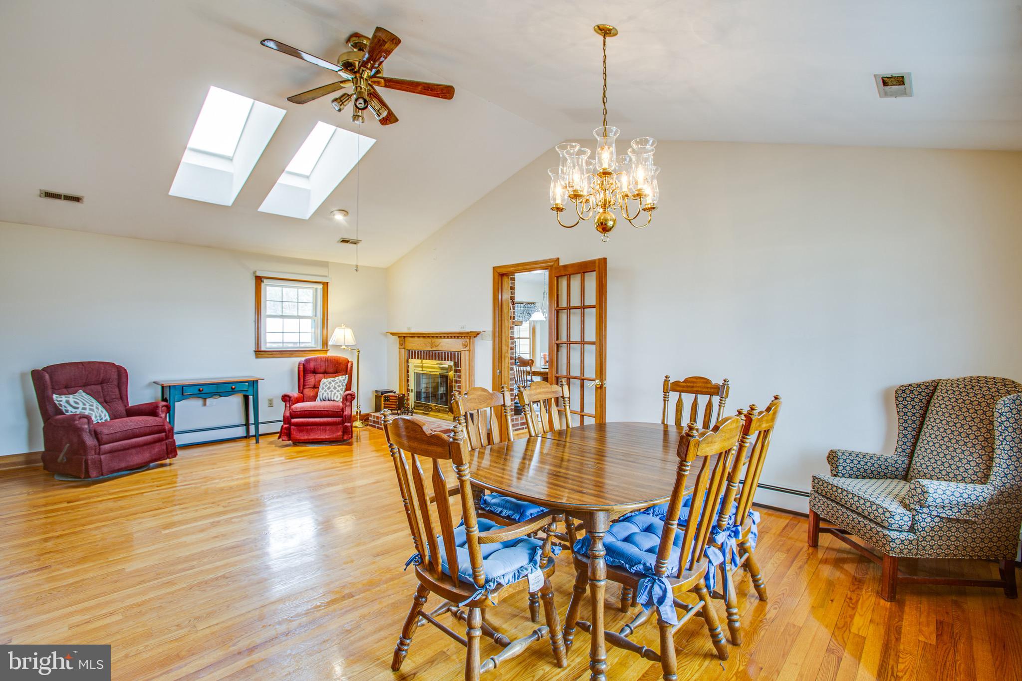 6273 Courthouse Road Spotsylvania, VA 22551 - Photo 5 of 36 Gorgeous vaulted ceiling with skylights!