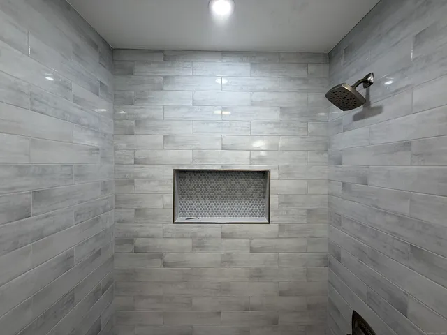 $2,000 | 50 Greenhouse Road, Unit 42A, Bridgeport, CT 06606