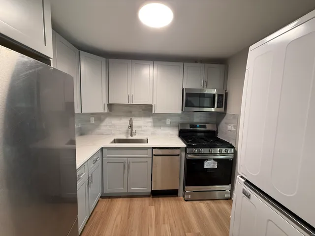 $2,000 | 50 Greenhouse Road, Unit 42A, Bridgeport, CT 06606