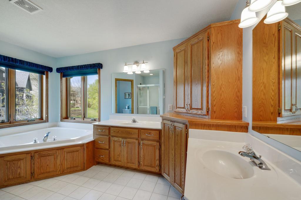 13823 Elkhart Road Apple Valley, MN 55124 - Photo 17 of 43 Gallery Image 17